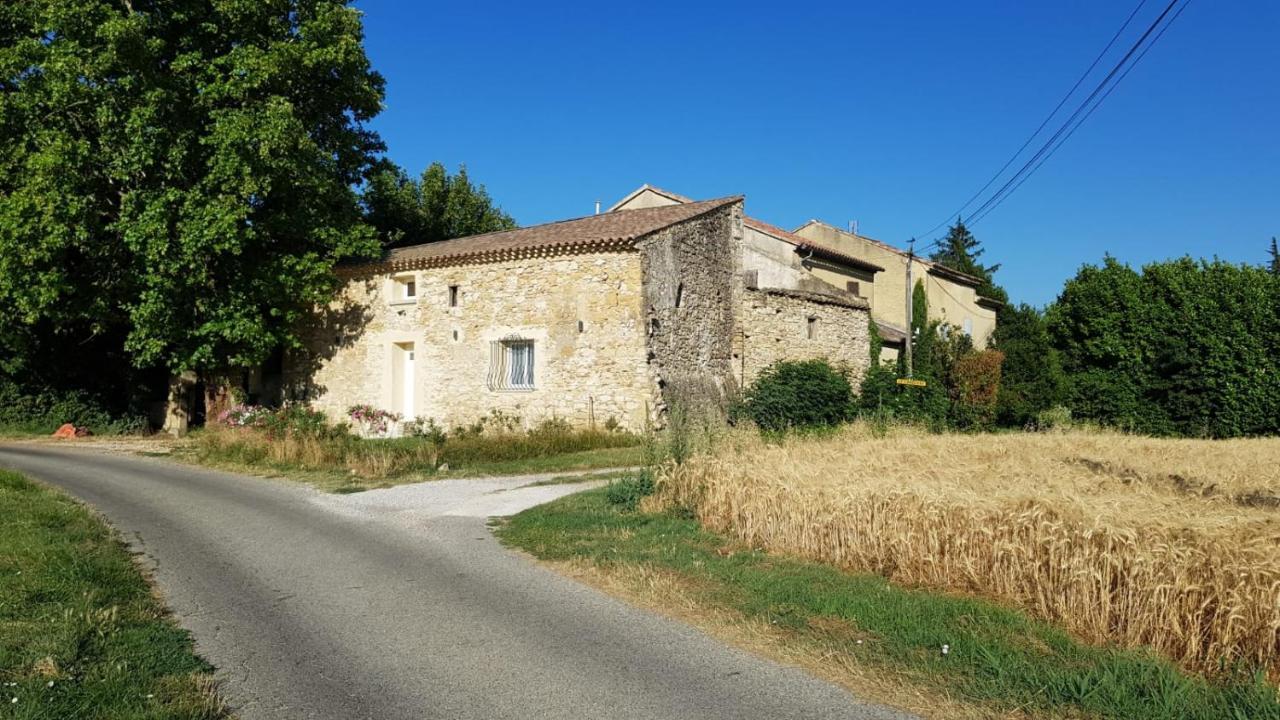 Maison Au Calme En Campagne Climatisee Caderousse Buitenkant foto