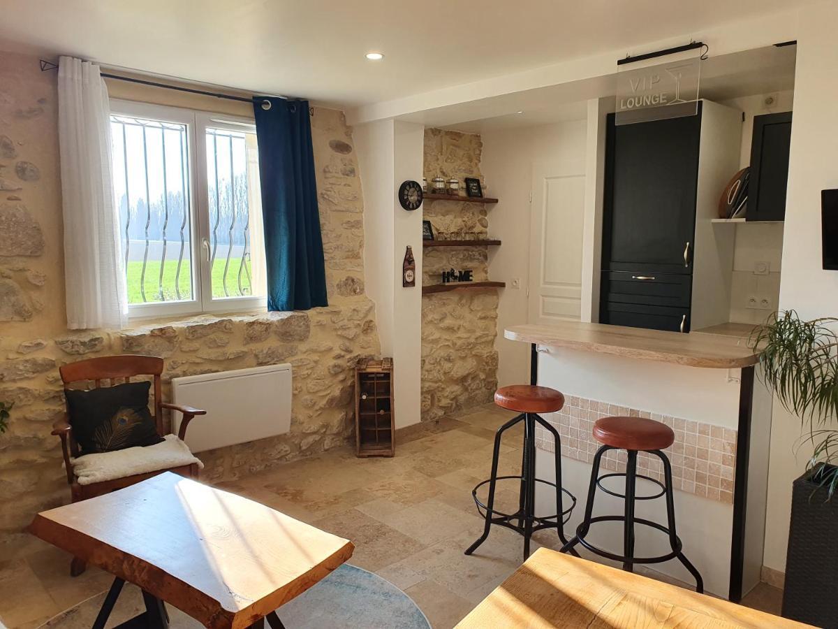 Maison Au Calme En Campagne Climatisee Caderousse Buitenkant foto