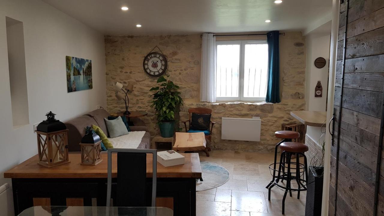 Maison Au Calme En Campagne Climatisee Caderousse Buitenkant foto